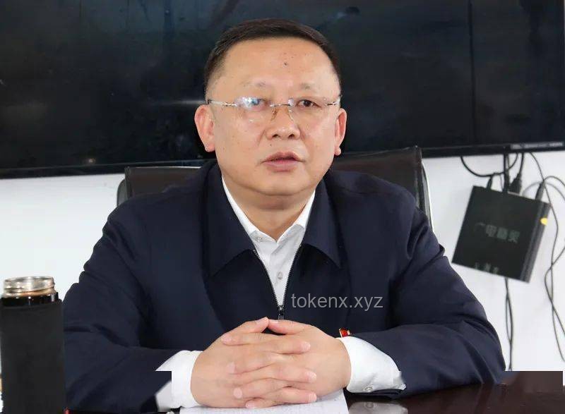 “主任：够劲不校长？”——教育管理与领导力风格对比分析